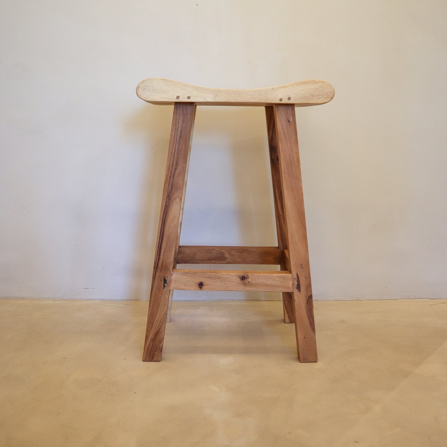 Banqueta / Taburete Baik